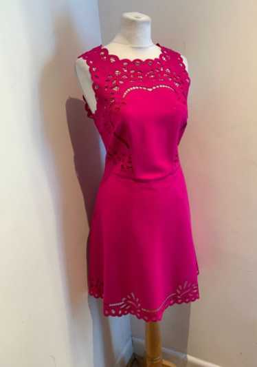 TED BAKER ☆ ノースリーブワンピース Zaffron ビビッドピンク TED BAKER ☆ ノースリーブワンピース Zaffron ビビッドピンク