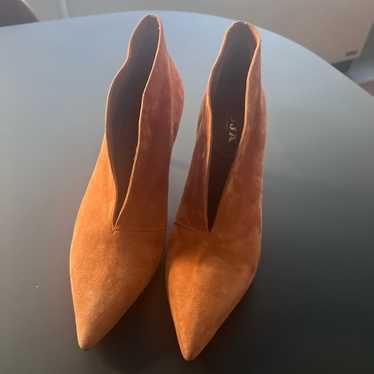 J/Slides Tan Heeled Boots With Pointed Toe - image 1