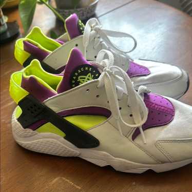 Nike Air Hurache - image 1
