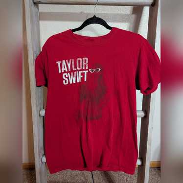 Taylor swift red t - Gem