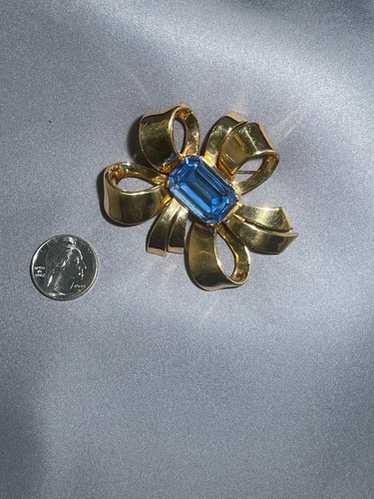 Ciner bow brooch - Gem