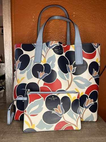 即発★kate spade★mya reversible floral レザー トートバッグ 即発☆kate spade☆mya reversible floral レザー トートバッグ