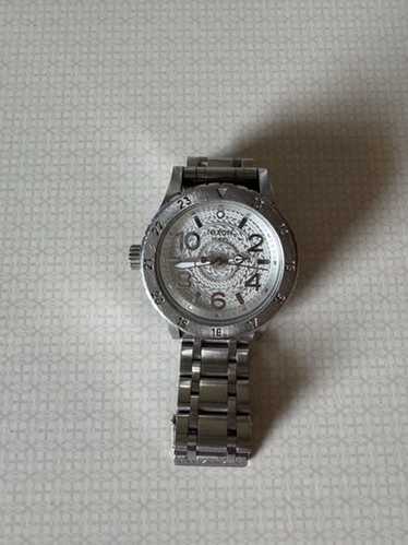Nixon 38 20 refined - Gem