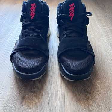 Jordan Zion 2 Black Metallic Gold - Gem