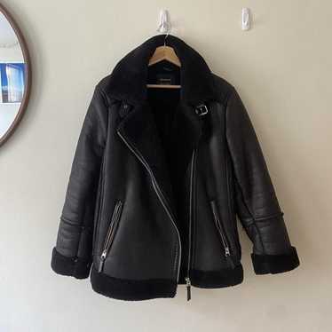 Stradivarius 黒 フェイクファー ジャケット M Leather effect puffer jacket - Women's fashion