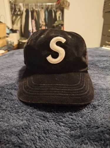 【レア】supreme Classic Logo Suede panel cap Supreme Classic Logo 6-Panel (SS23) - $54