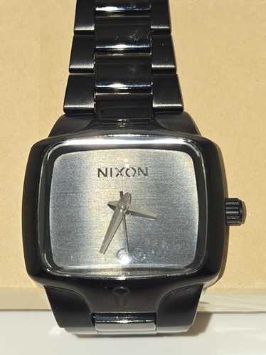Nixon the small player - Gem
