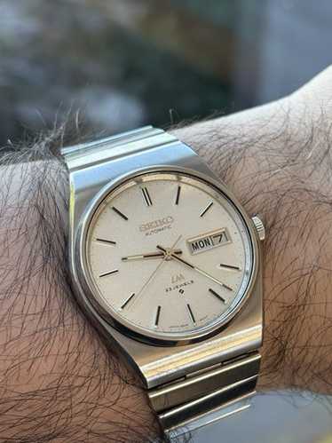 セイコー　LORD MATIC 23JEWELRYS Seiko Lord Matic 5601-9000 Vintage 23 jewels White Silver