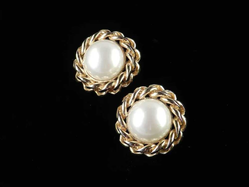Vintage Ciner Faux Pearl & Chain Link Earrings  P… - image 2
