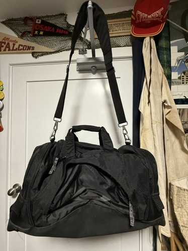 バッグ 00's OAKLEY Boston Duffle Shoulder Bag Oakley Enduro 3.0 Duffle Bag - Blackout | Oakley® US