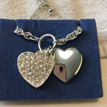 Avon vintage silvertone heart - Gem