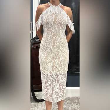 Elegant White Lace Dress - image 1