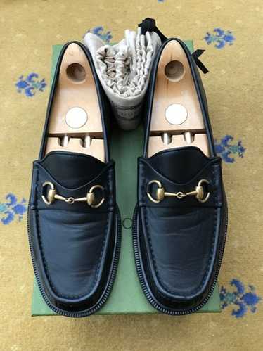 靴 GUCCI Horsebit leather loafer shoes Women's loafer with Horsebit in black leather | GUCCI® US