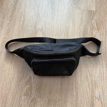 ＊ALO Yoga＊ Fanny Pack - Black Sheer Fanny Pack - Black | ALO