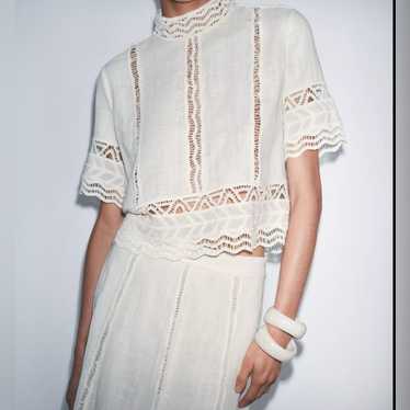 Elegant White Lace Blouse - image 1