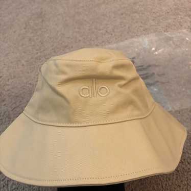 alo yoga バケットハット Alo yoga ウィークエンダーバケットハット アロー ヨガ 公式
