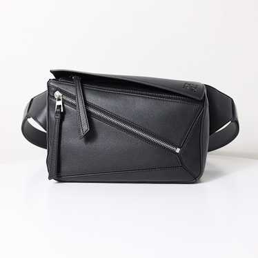 ハンドバッグ LOEWE 'Puzzle' small fanny pack Small Puzzle bumbag in grained calfskin Black - LOEWE