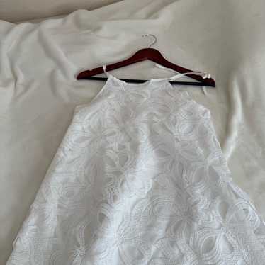 Elegant White Lace Dress - image 1