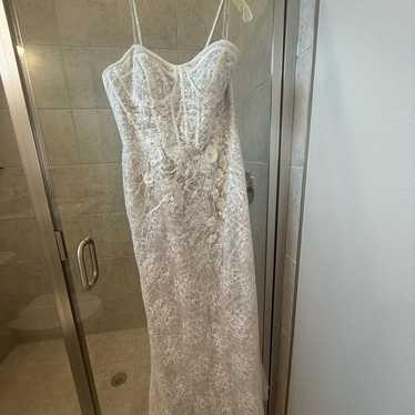 Elegant Lace White Wedding Dress - image 1