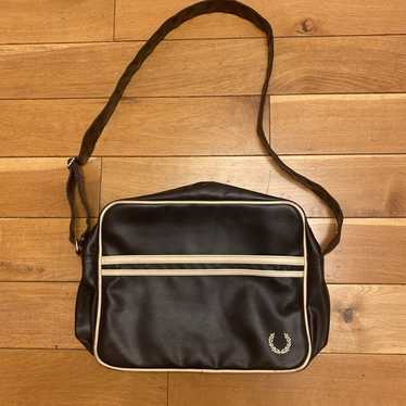 バッグ Fred Perry 90s PU Leather Boston Bag Fred Perry Classic Shoulder Bag SKU: 9021037 - YouTube
