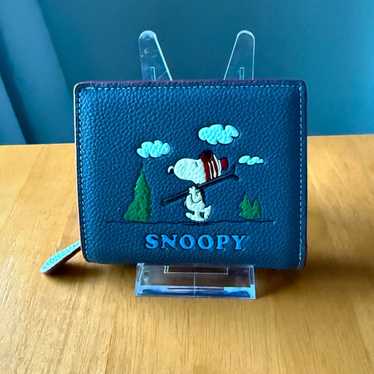 COACH X PEANUTS スナップ ウォレット ライナス ブルー 1099000004223_0701.jpg