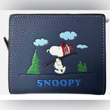 [PEANUTS X HAZZYS]★Pink Leather Snoopy 2-Tier Half Wallet Peanuts Snoopy Wallets for Women Teens Zip Around Card