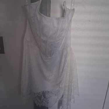 Elegant White Lace Women's Top - image 1