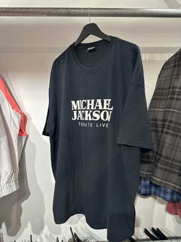 【レア】HUGO BOSS × マイケルジャクソン Tシャツ L サイズ Hugo Boss」のマイケル・ジャクソンへのオマージュ！ | Numero TOKYO