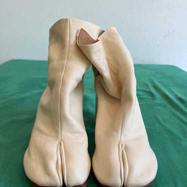 シューズ・サンダルその他 MAISON MARGIELA WHITE LEATHER BOOTS MAISON MARGIELA Tabi Split-Toe Leather Boots White Crinkle