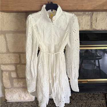 Elegant White Lace Dress - image 1