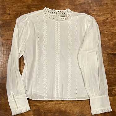 Elegant White Blouse With Lace Detail - image 1
