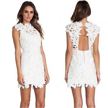 Elegant White Lace Dress - image 1