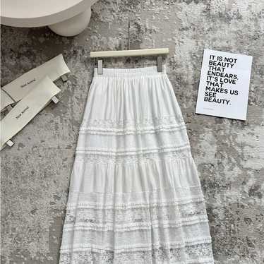 Elegant White Lace Skirt - image 1