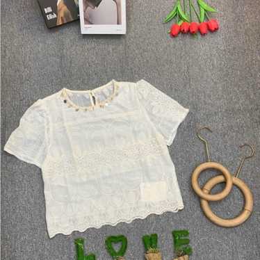 Elegant White Lace Top - image 1