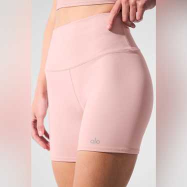 【新品】Alo Yoga Airbrush Short XS 5