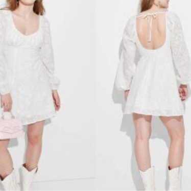 Elegant White Lace Dress - image 1