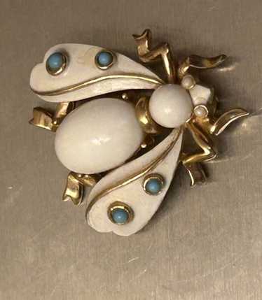 Vintage trifari cabochon brooches - Gem