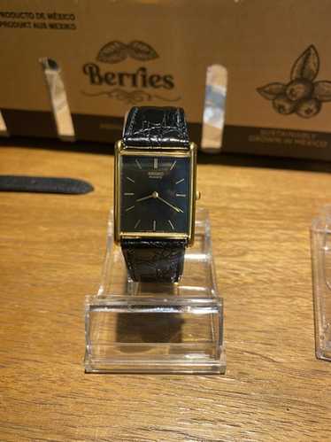 マブページ SEIKO V700 Vintage Men's Watch Seiko V700 8A10 Quartz Gold Tone Black