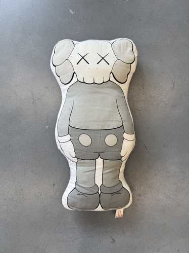 Kaws original fake kaws - Gem