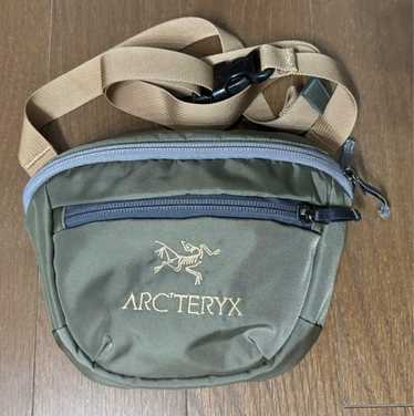 バッグ ARC'TERYX BEAMS Mantis1 WaistPack Olive Mantis 1 Waist Pack | Arc'teryx