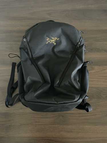 ARC'TERYX MANTIS26 旧ロゴ　ブラック ARC'TERYX】旧ロゴ MANTIS26 CA♯34438 - メルカリ