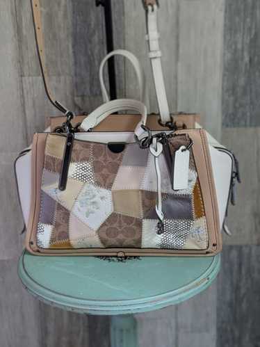 バッグ COACH Patchwork Signature Handbag Beige Coach - Beige Patchwork Monogram Shoulder Bag | Current Boutique