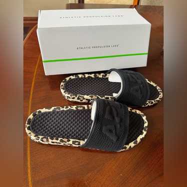 Nib-Apl Leopard Print Slides With Black Accents - image 1