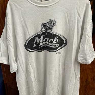 トップス 90s Mack truck T shirts size XL Vintage VINTAGE 90s MACK TRUCKS AGAINST THE WIND MENS T SHIRT