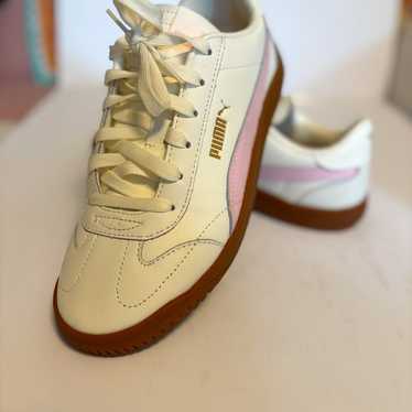 スニーカー ^PUMA^ Puma Club 5v5 Nubuck Warm White Pink Gold 38940610 38 PUMA Women's Club 5v5 Sneaker, Warm White-whisp of Pink-puma