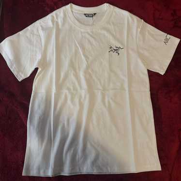 ARC’TERYX Tee White Minimal Tech Street Vintage 90's ARC'TERYX Outdoor Style T-shirt - Etsy