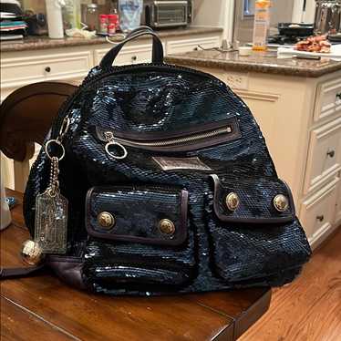 リュック・バックパック Coach blue poppy sequin backpack limited Coach blue poppy sequin backpack limited Coach poppy navy