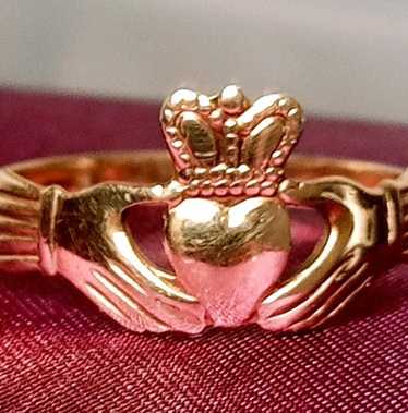 375 / 9ct gold - Gem