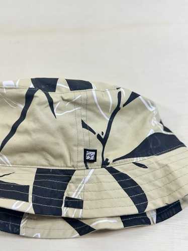 Hawaiian designer sig zane - Gem