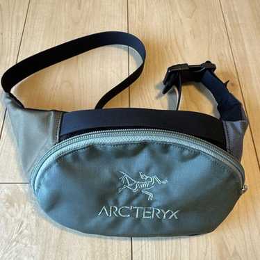 ARC'TERYX×BEAMS BOY MAKA1 ウエスト ポーチ 迷彩 ARC'TERYX×BEAMS BOY MAKA1 ウエスト ポーチ 迷彩 - メルカリ